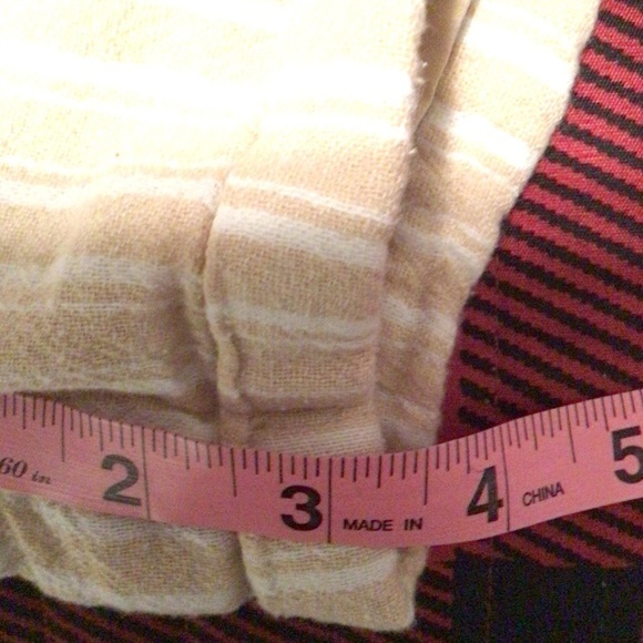 Hollister Linen Blend Striped Beige and White Shorts - Picture 5 of 5